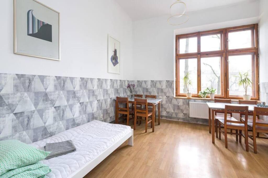 In The Heart Of ! 2 Apartment *