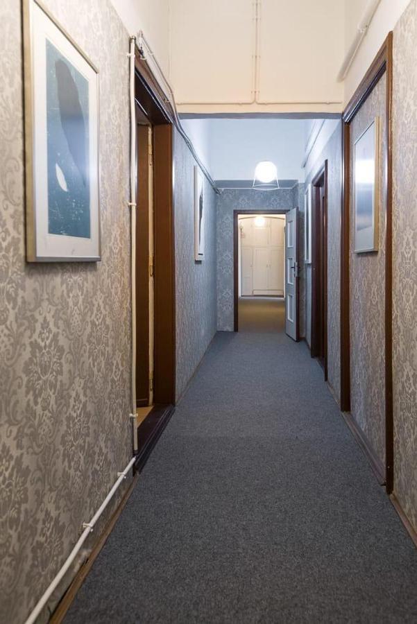 Apartment In The Heart Of ! 2 *